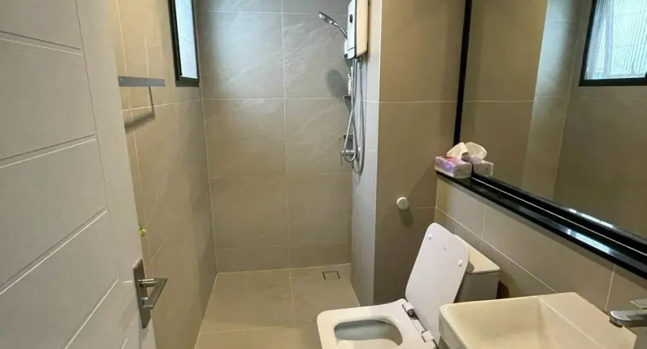 Haus zum Kauf mit 4 Zimmer in Khlong Sam Wa, Bangkok