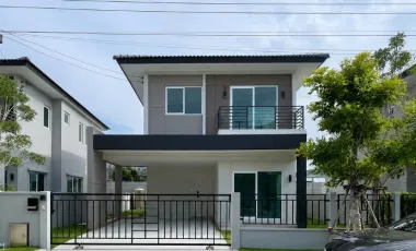 Haus zum Kauf mit 4 Zimmer in Bang Phli, Samut Prakan