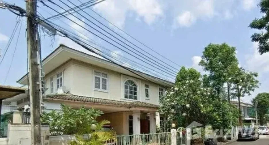 For sale and for rent 3 bedrooms house in Bang Kapi, Bangkok