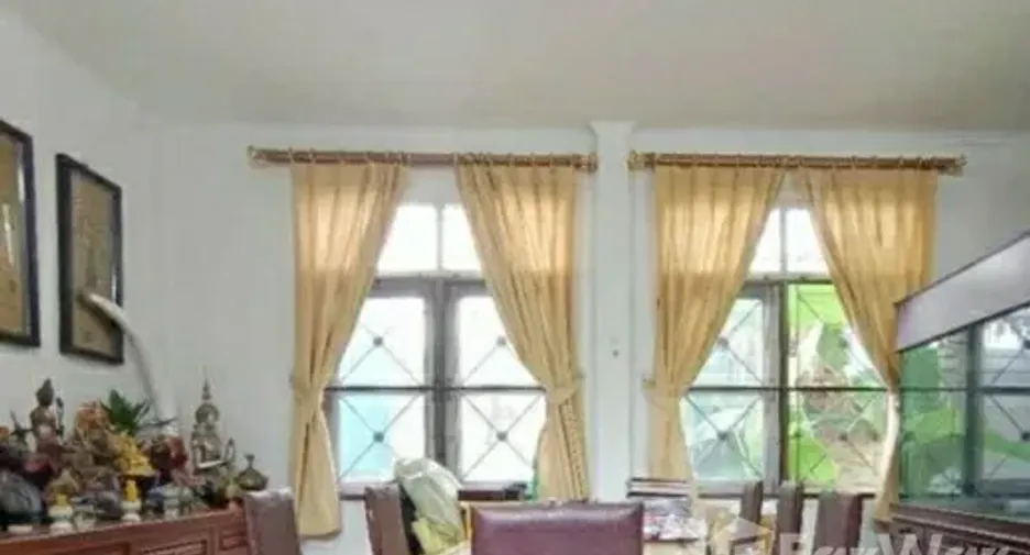 For sale and for rent 3 bedrooms house in Bang Kapi, Bangkok