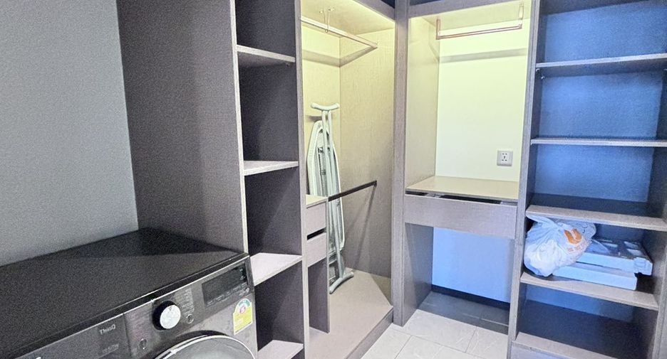 For rent 4 bedrooms condo in Watthana, Bangkok