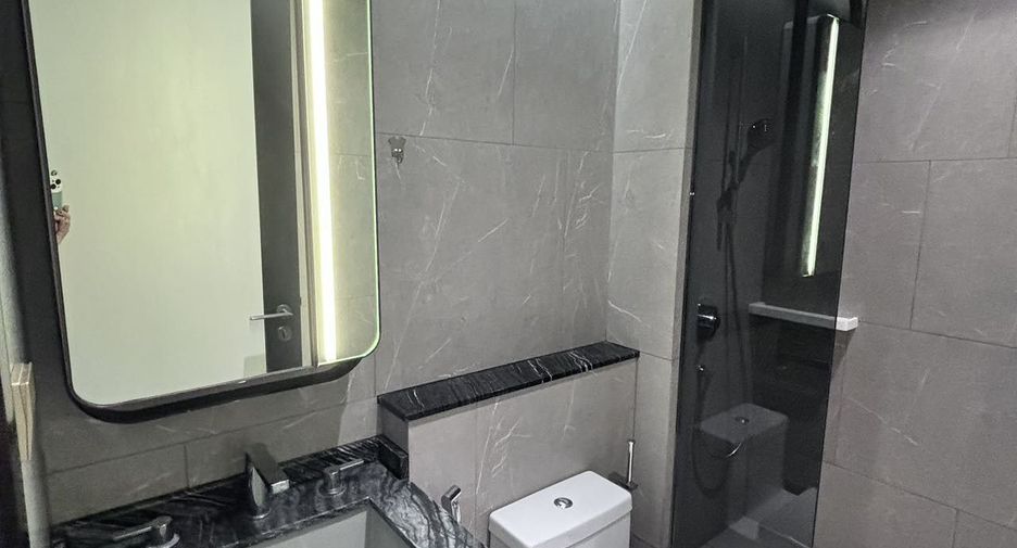 For rent 4 bedrooms condo in Watthana, Bangkok