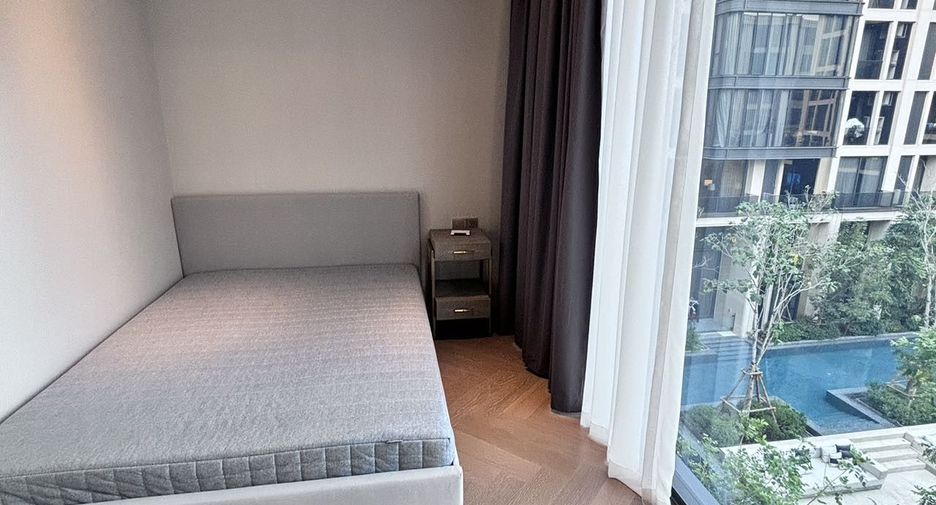 For rent 4 bedrooms condo in Watthana, Bangkok