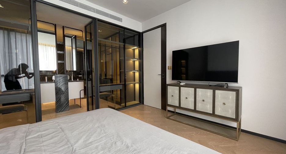 For rent 4 bedrooms condo in Watthana, Bangkok