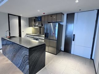For rent 4 bedrooms condo in Watthana, Bangkok