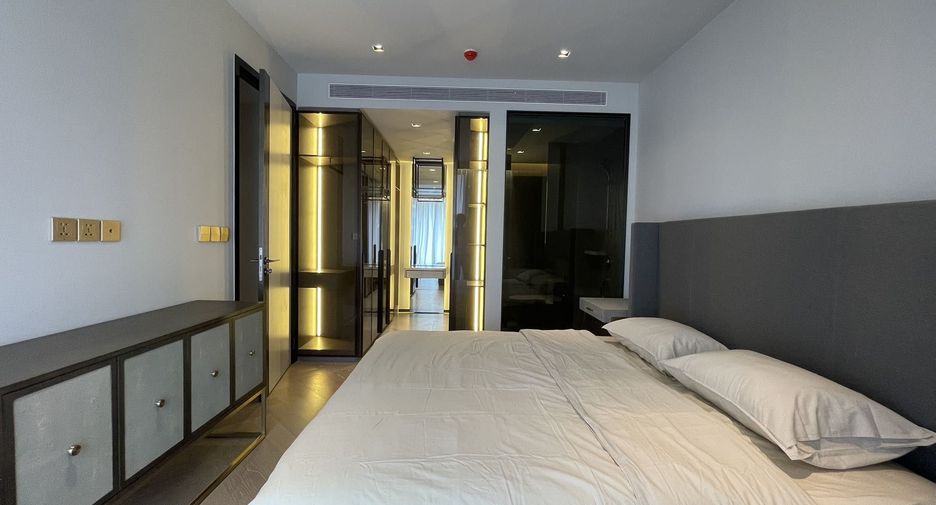 For rent 4 bedrooms condo in Watthana, Bangkok