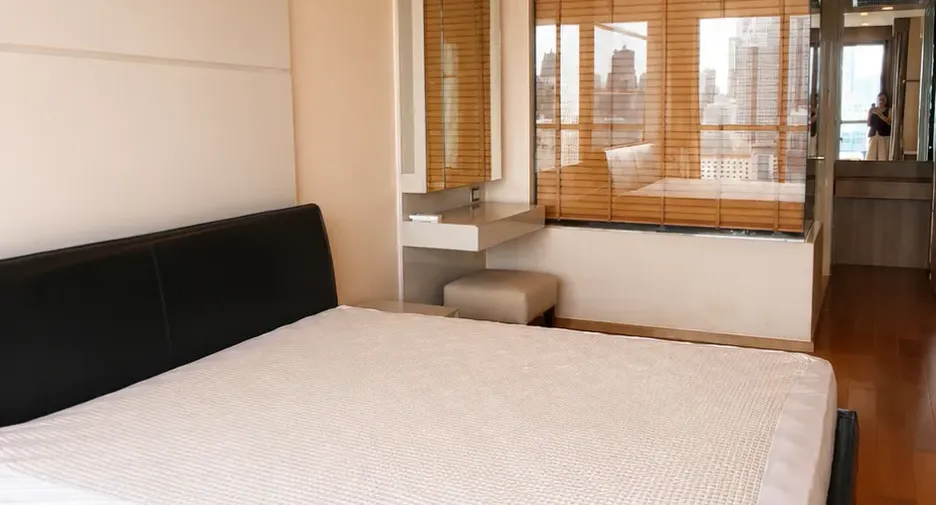 For rent 1 bed condo in Sathon, Bangkok