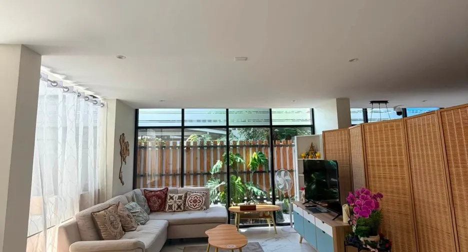 Gewerbefläche zur Miete in Watthana, Bangkok