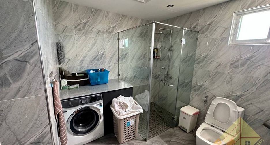Condo en venta de 3 habitaciones en Bang Lamung, Chonburi