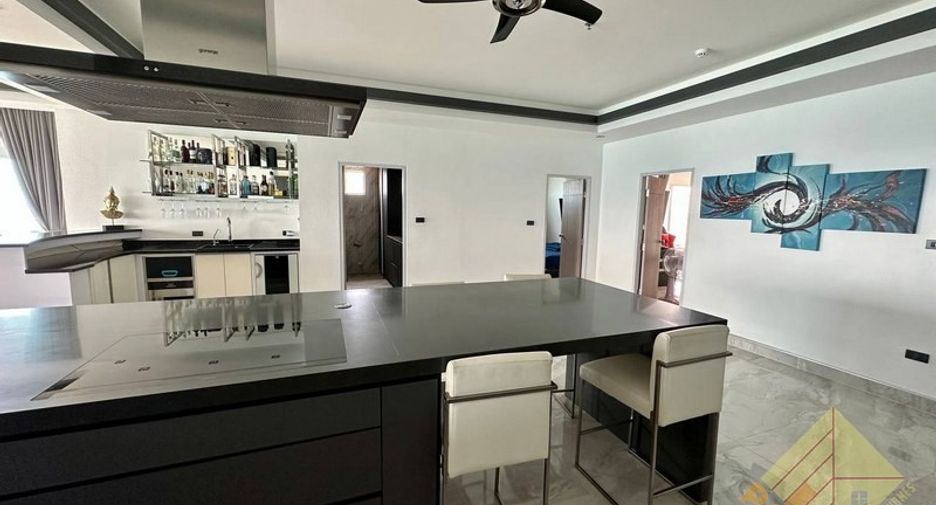 Condo en venta de 3 habitaciones en Bang Lamung, Chonburi