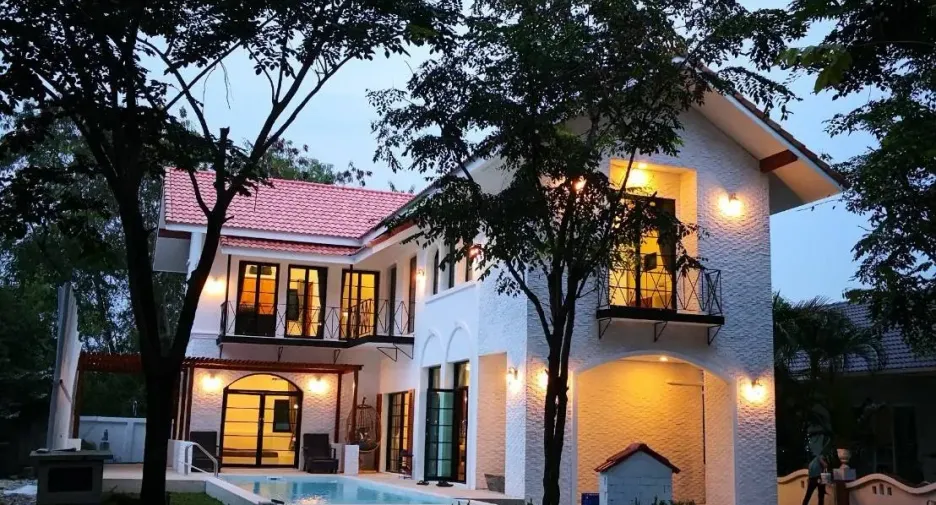 Villa en alquiler de 4 habitaciones en Mueang Chiang Mai, Chiang Mai