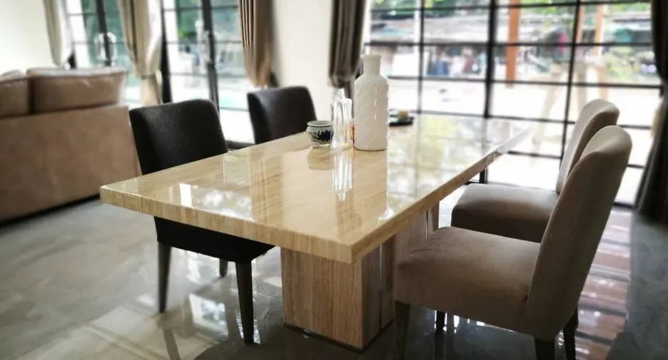 Villa en alquiler de 4 habitaciones en Mueang Chiang Mai, Chiang Mai