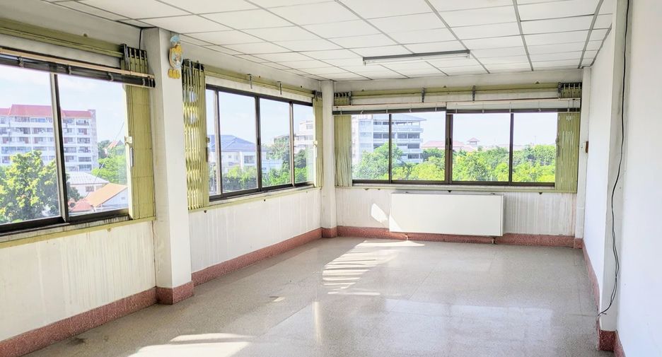 Аренда 16 спальни дом в Чом Тхонг, Бангкок