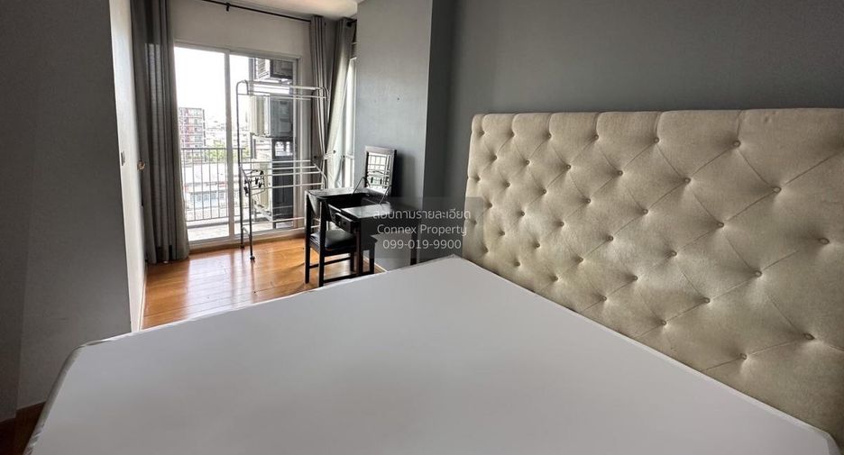 For rent 2 bedrooms condo in Khlong San, Bangkok