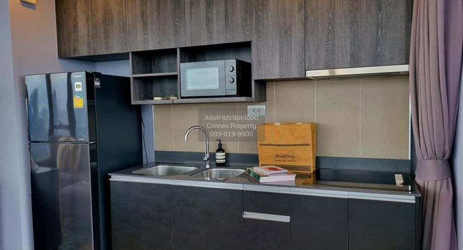 For rent 2 bedrooms condo in Bang Rak, Bangkok