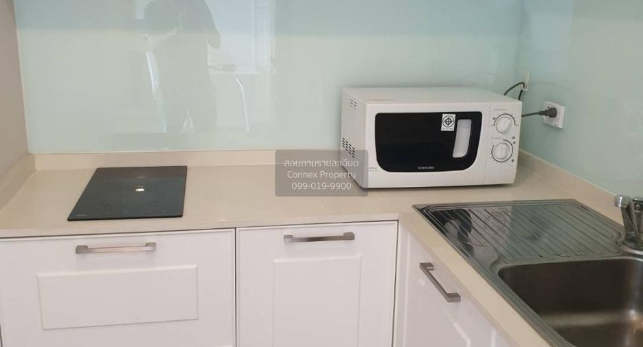 For rent 2 bedrooms condo in Phra Khanong, Bangkok