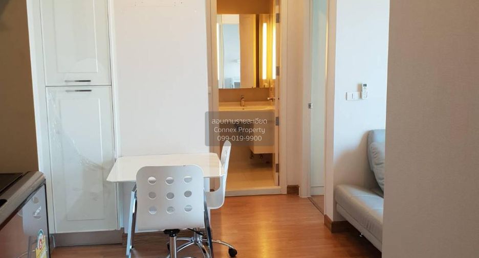 For rent 2 bedrooms condo in Phra Khanong, Bangkok