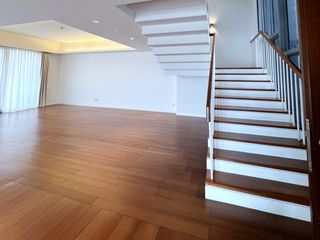 Wohnung zur Miete und zum Kauf mit 3 Zimmer in Yan Nawa, Bangkok