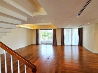 Wohnung zur Miete und zum Kauf mit 3 Zimmer in Yan Nawa, Bangkok