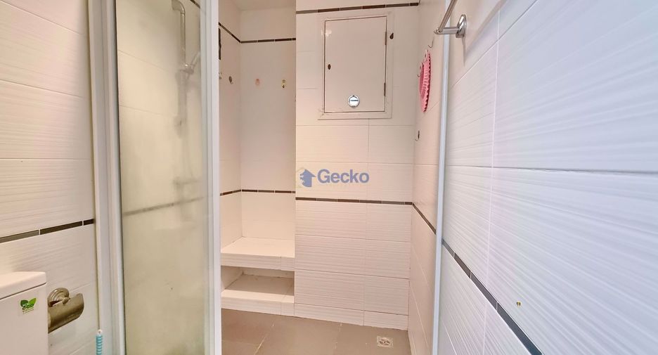 For sale 2 ベッドルーム condo in Bang Lamung, Chonburi