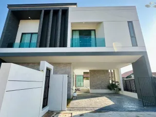 À vendre 4 chambres villa à Bang Lamung, Chonburi