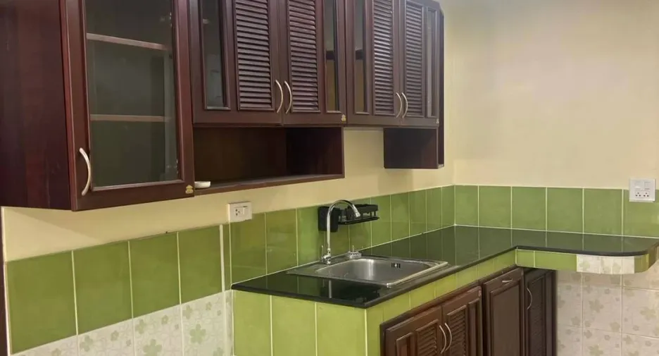 À vendre 3 chambres maison de ville à Bang Lamung, Chonburi