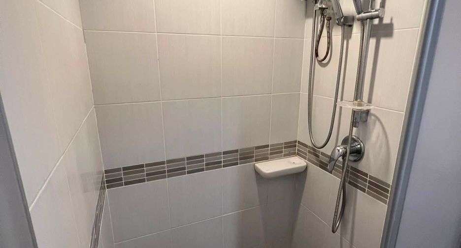 Продажа 1 кровать кондо в Хуаи Кхщанг, Бангкок