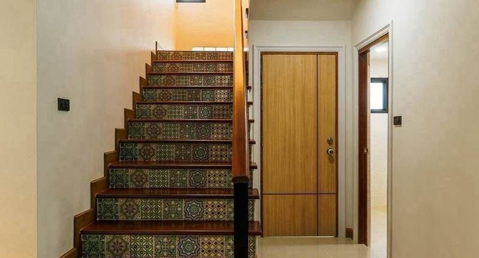 For sale 5 bedrooms villa in Mueang Chiang Mai, Chiang Mai