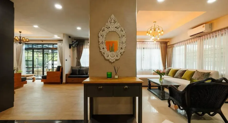 For sale 5 bedrooms villa in Mueang Chiang Mai, Chiang Mai