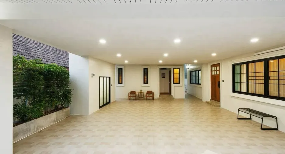 For sale 5 bedrooms villa in Mueang Chiang Mai, Chiang Mai