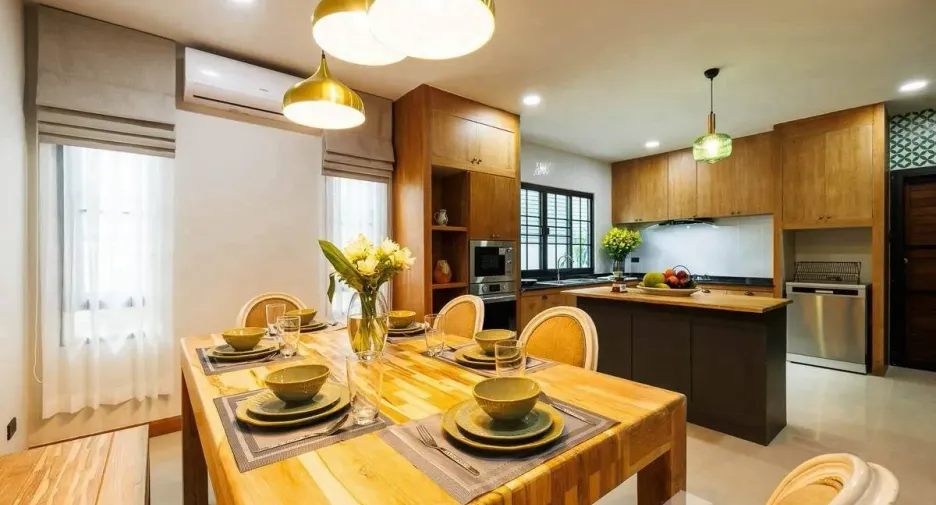 For sale 5 bedrooms villa in Mueang Chiang Mai, Chiang Mai