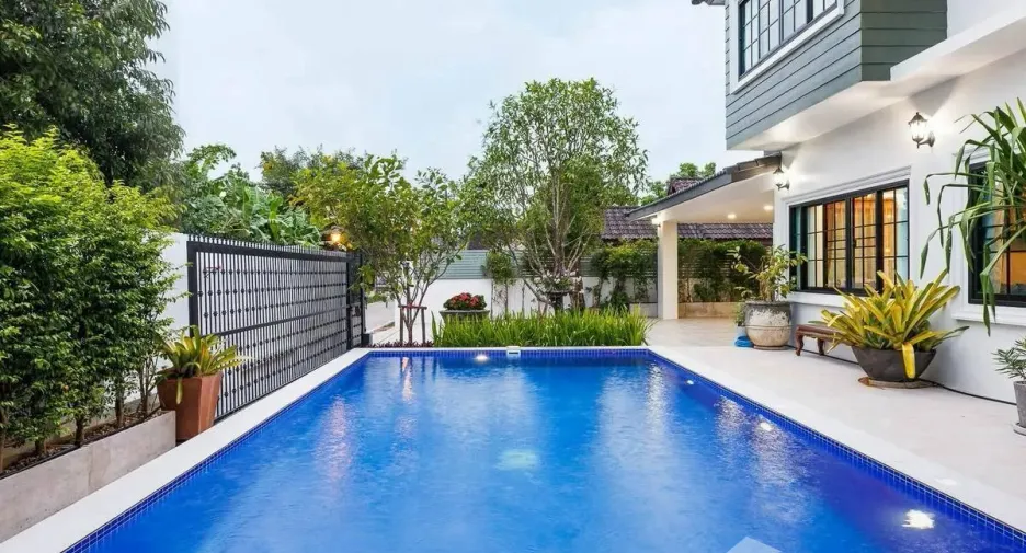 For sale 5 bedrooms villa in Mueang Chiang Mai, Chiang Mai
