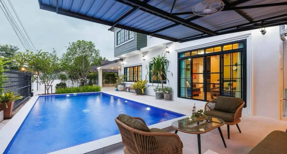 For sale 5 bedrooms villa in Mueang Chiang Mai, Chiang Mai