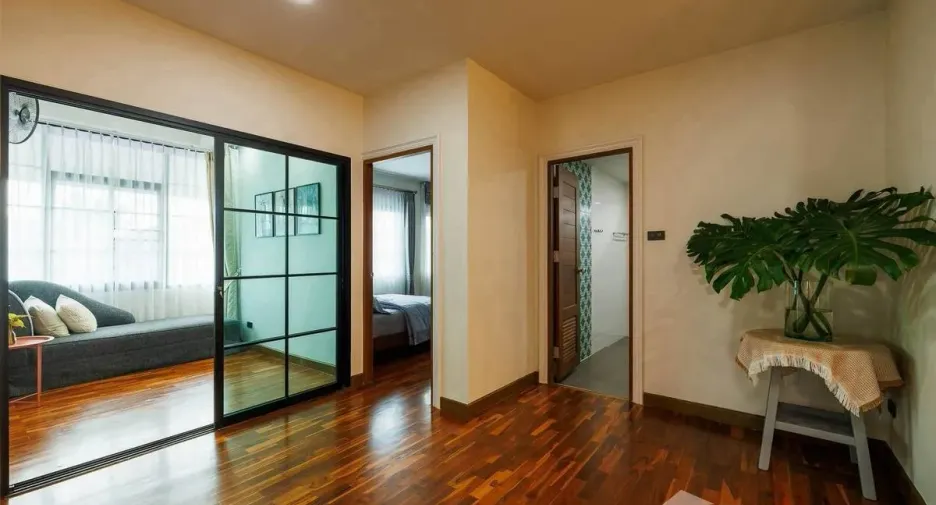 For sale 5 bedrooms villa in Mueang Chiang Mai, Chiang Mai