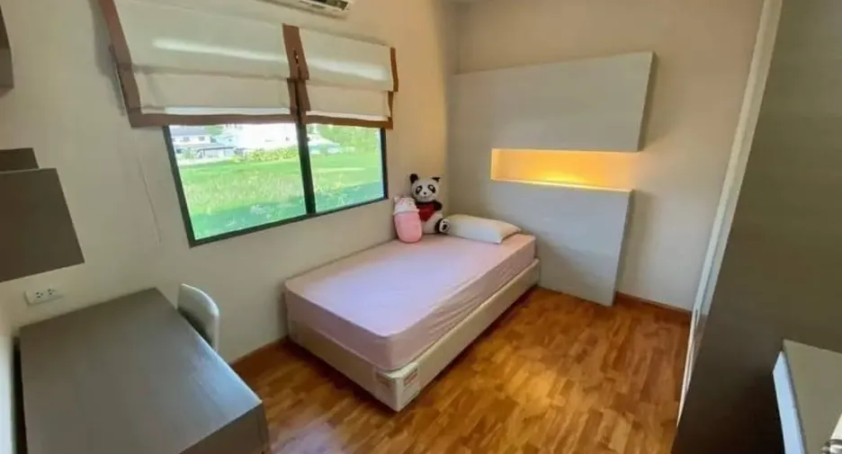 出租 3 卧室 独立屋 在 Phra Khanong, 曼谷