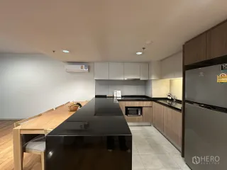 For rent 2 bedrooms condo in Khlong Toei, Bangkok