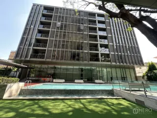 For rent 2 bedrooms condo in Khlong Toei, Bangkok