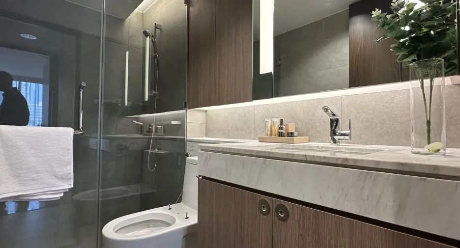 For rent 2 bedrooms condo in Khlong Toei, Bangkok