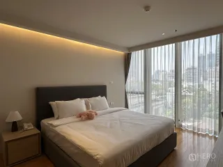 For rent 2 bedrooms condo in Khlong Toei, Bangkok