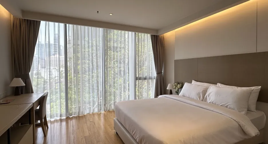 For rent 2 bedrooms condo in Khlong Toei, Bangkok