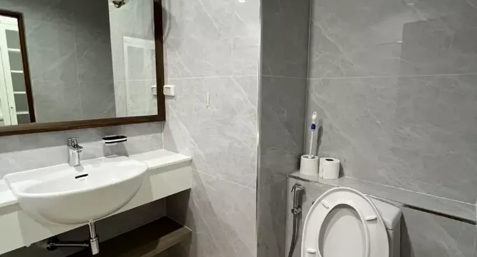 Аренда 2 спальни кондо в Банг Капи, Бангкок