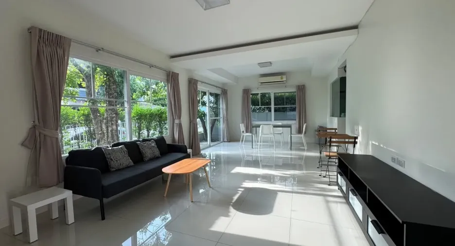 Casa en alquiler de 3 habitaciones en Bang Phli, Samut Prakan