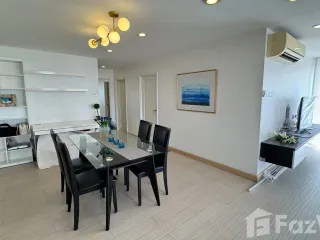Condo en alquiler de 3 habitaciones en Huai Khwang, Bangkok