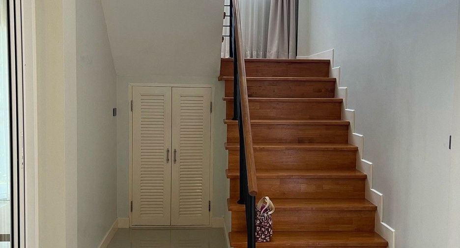Casa en alquiler de 3 habitaciones en Khan Na Yao, Bangkok