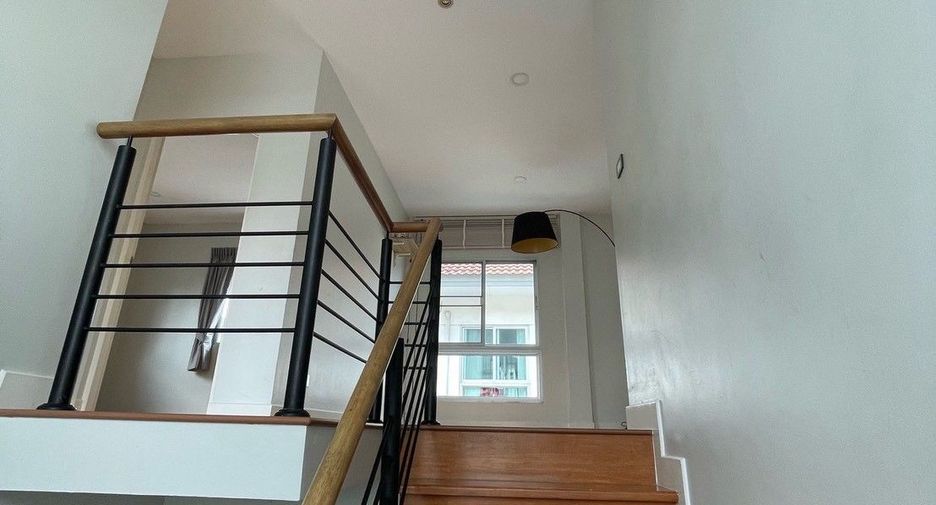 Casa en alquiler de 3 habitaciones en Khan Na Yao, Bangkok