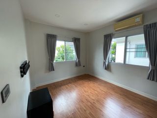 Casa en alquiler de 3 habitaciones en Khan Na Yao, Bangkok