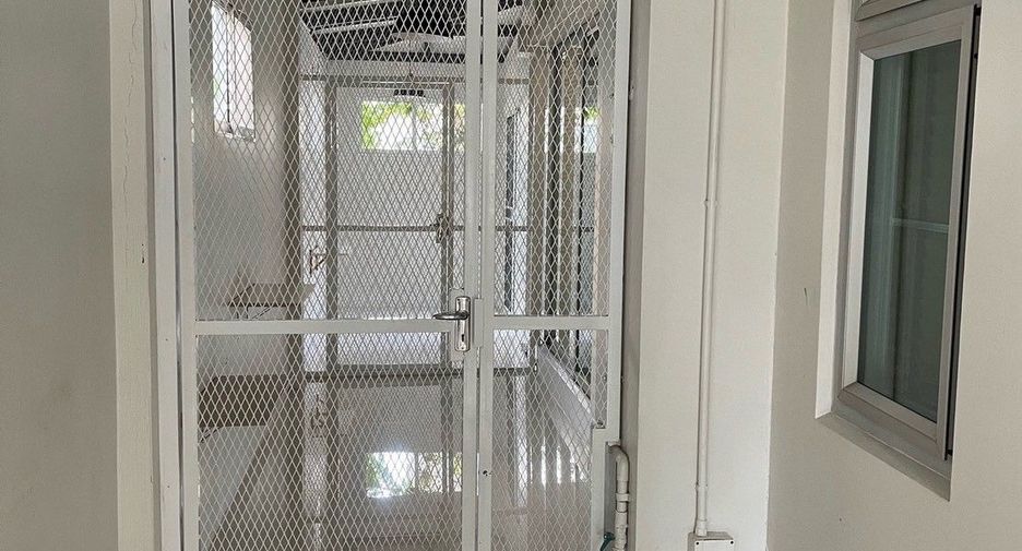 Casa en alquiler de 3 habitaciones en Khan Na Yao, Bangkok