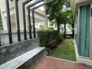 Casa en alquiler de 3 habitaciones en Khan Na Yao, Bangkok