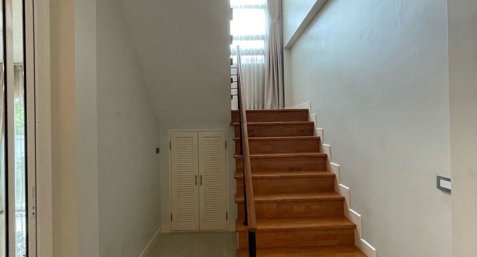 Casa en alquiler de 3 habitaciones en Khan Na Yao, Bangkok