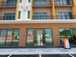 出租 3 卧室 商业空间 在 Bang Sao Thong, Samut Prakan